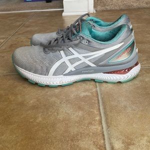Women’s ASICS Gel-Nimbus 22